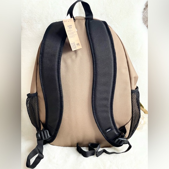 New w/tag VANS ALUMNI PACK 5-K BACKPACK w/padded adjustable straps Otter/white - Picture 2 of 6